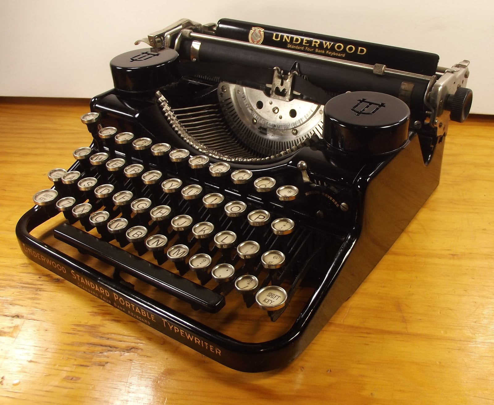 Печатная машинка Underwood Portable